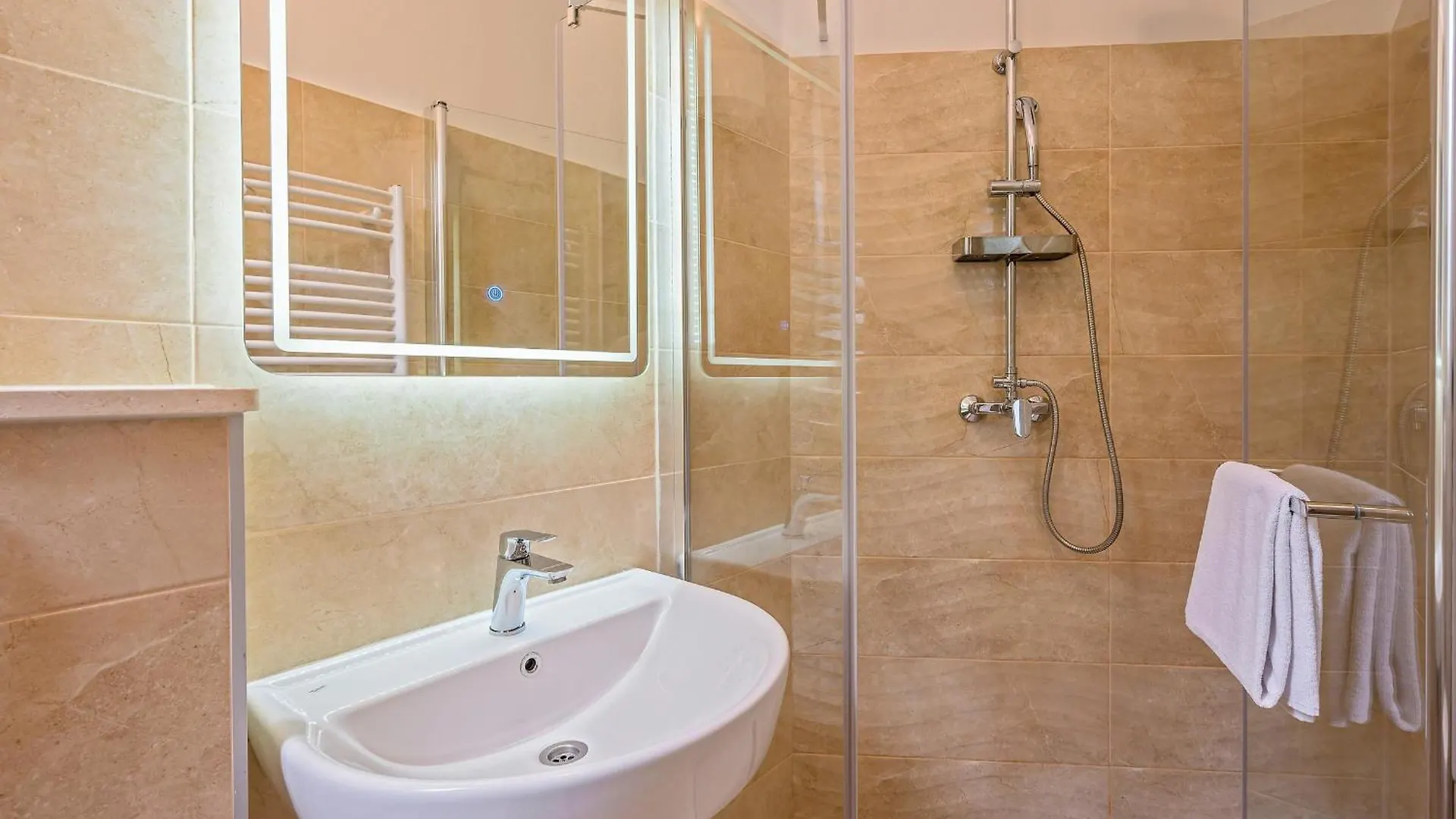 Yellow House With Private Parking Split Croatia